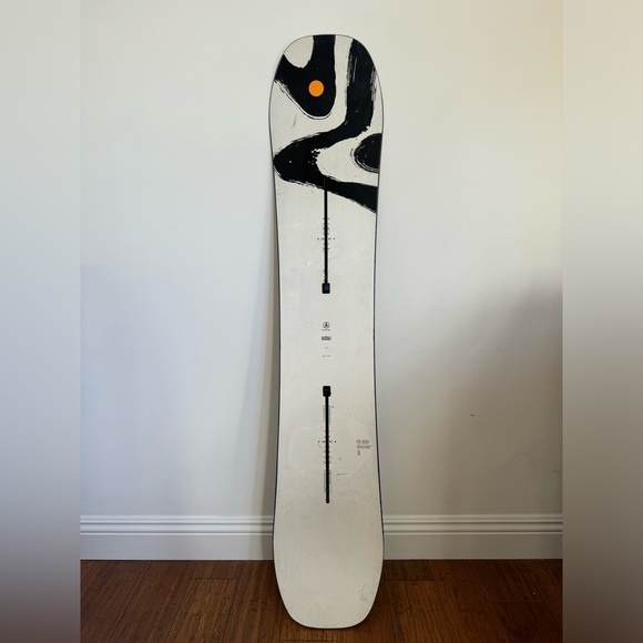 142 Burton Family Tree Territory Manager Camber Snowboard - Picture 2 of 9